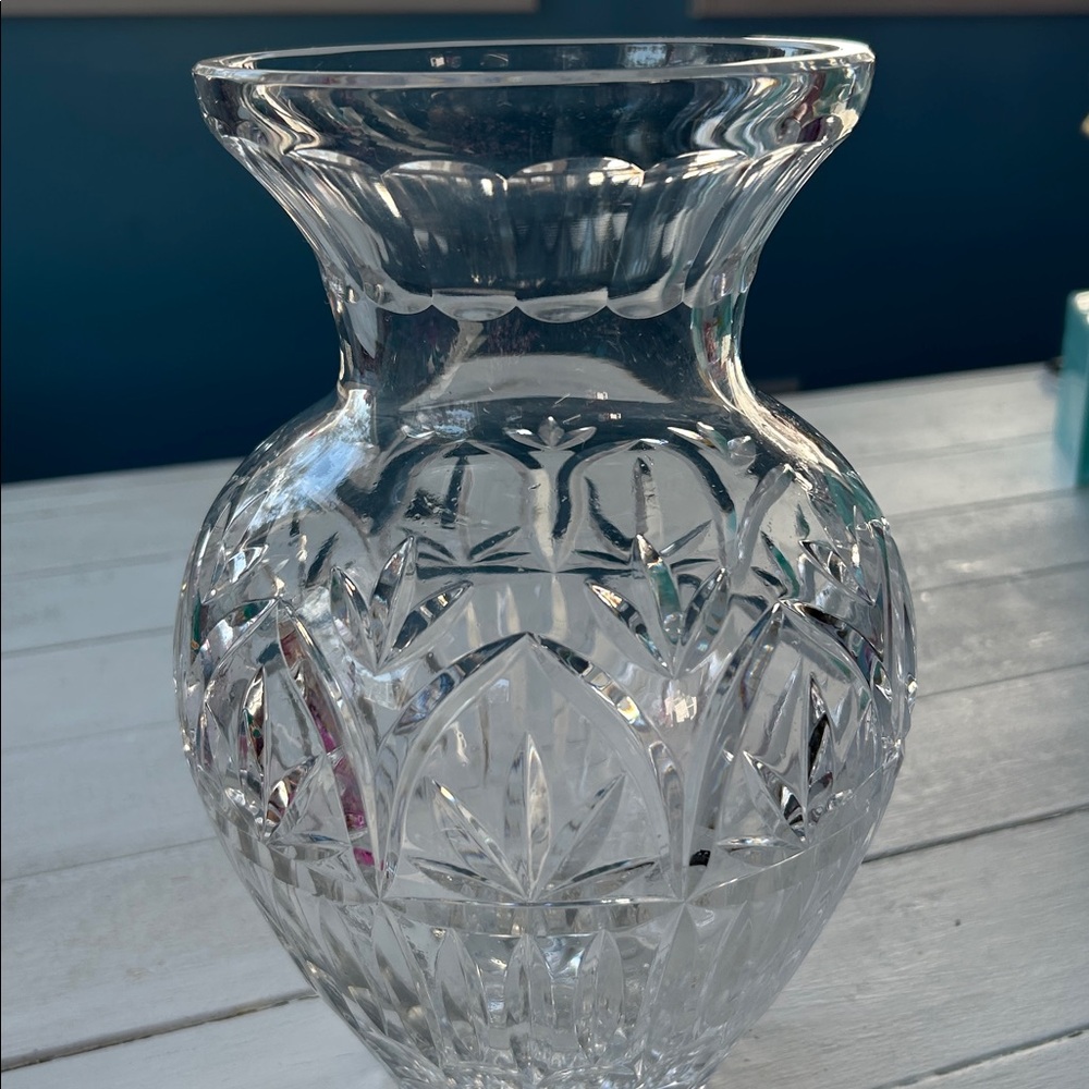 Elegant Crystal Vase approximately 9 inches tall 20 inches round - Picture 4 of 4